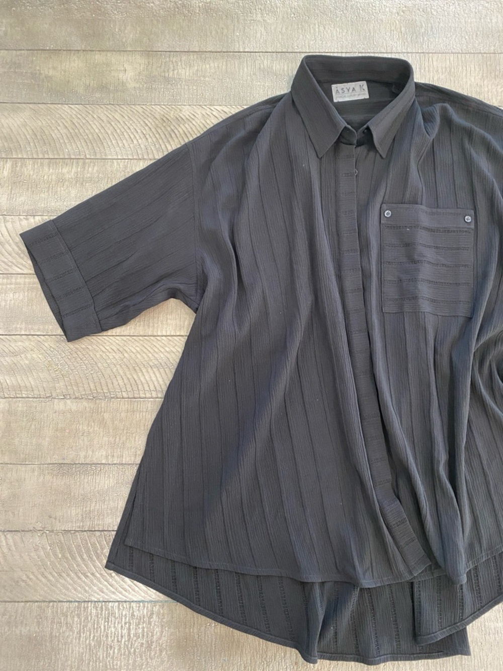 Women's Short-Sleeve Button Blouse in Black